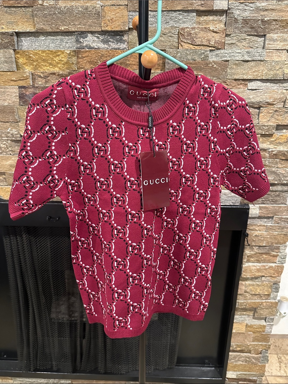 Short-Sleeve Knit Sweater in Burgundy size S